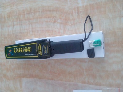 厂家批发带LED灯显示GP009手持金属探测器 高性价比安检解决方案
